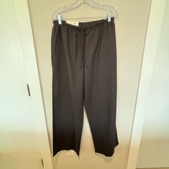 NWT Uniqlo Women's Black Relaxed Joggers - Picture 1 of 6